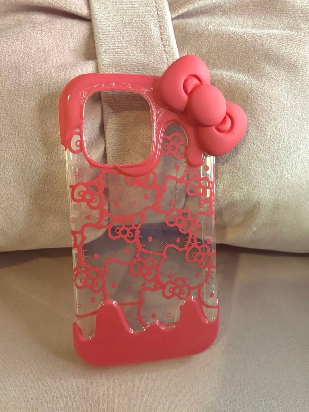 Hello Kitty IPhone 14 Pro Bow case
